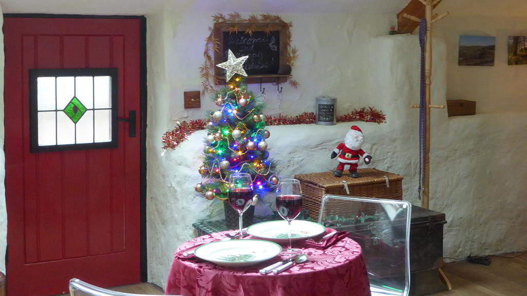 Y Granar table set for Christmas